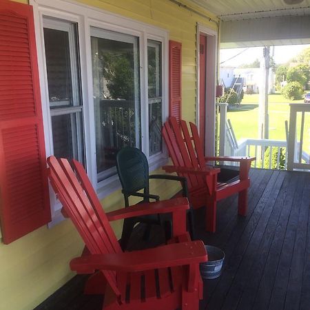 Beach Ball Inn Westerly Bagian luar foto