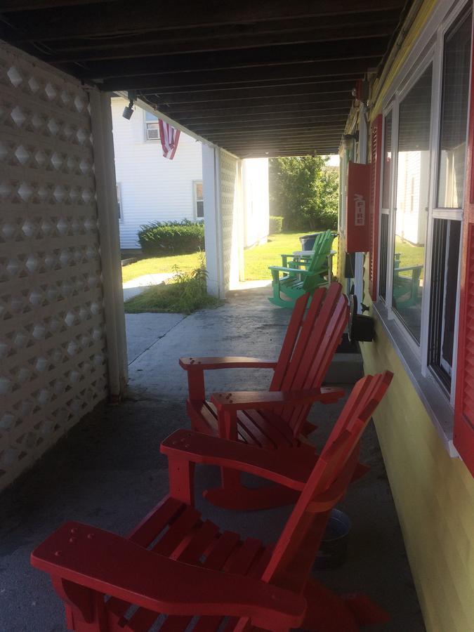 Beach Ball Inn Westerly Bagian luar foto