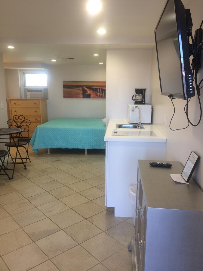 Beach Ball Inn Westerly Bagian luar foto